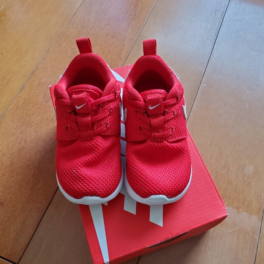 Toddler sneakers nike 6